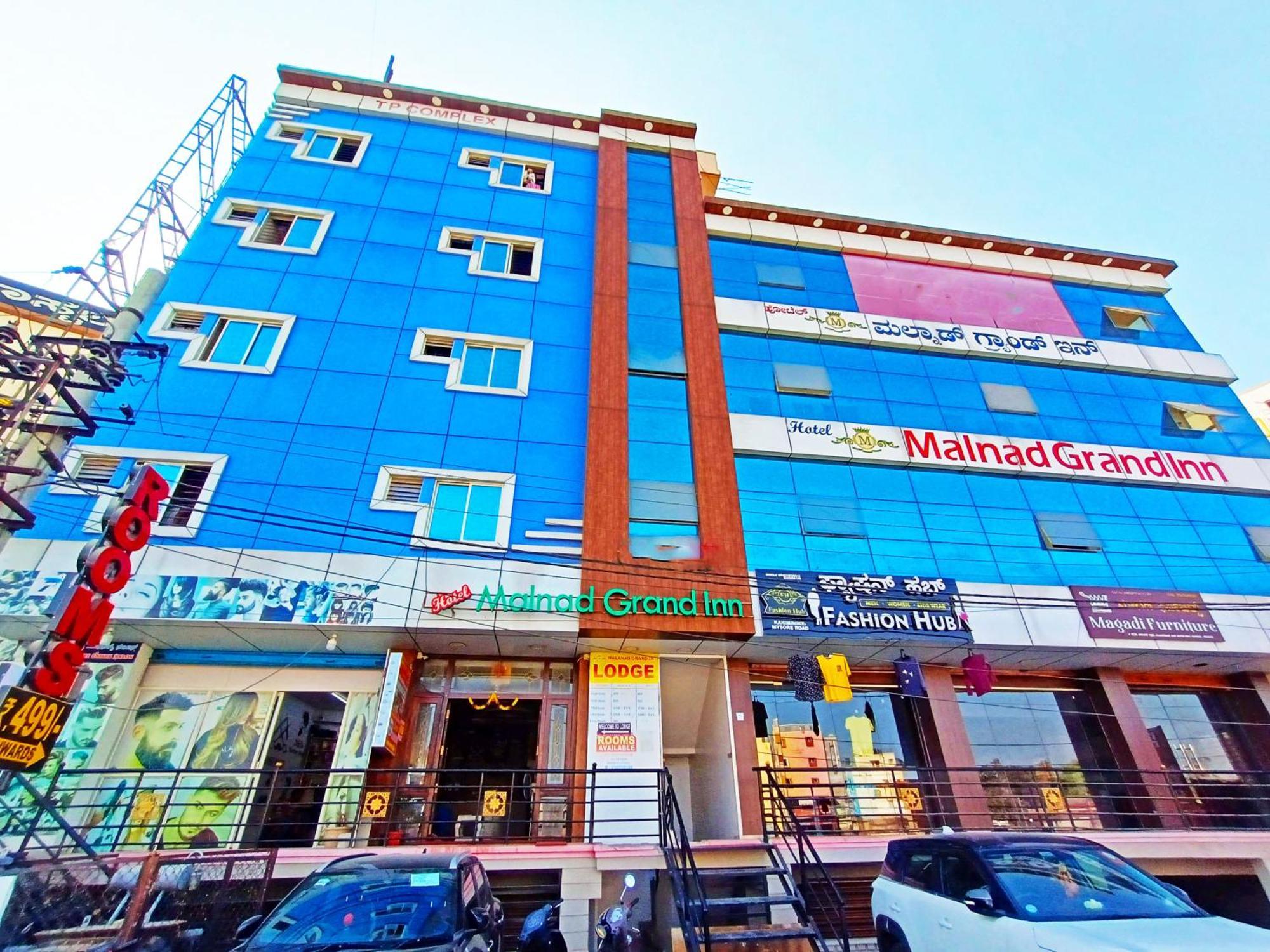Hotel Malnad Grand Inn Kumbalgod Buitenkant foto
