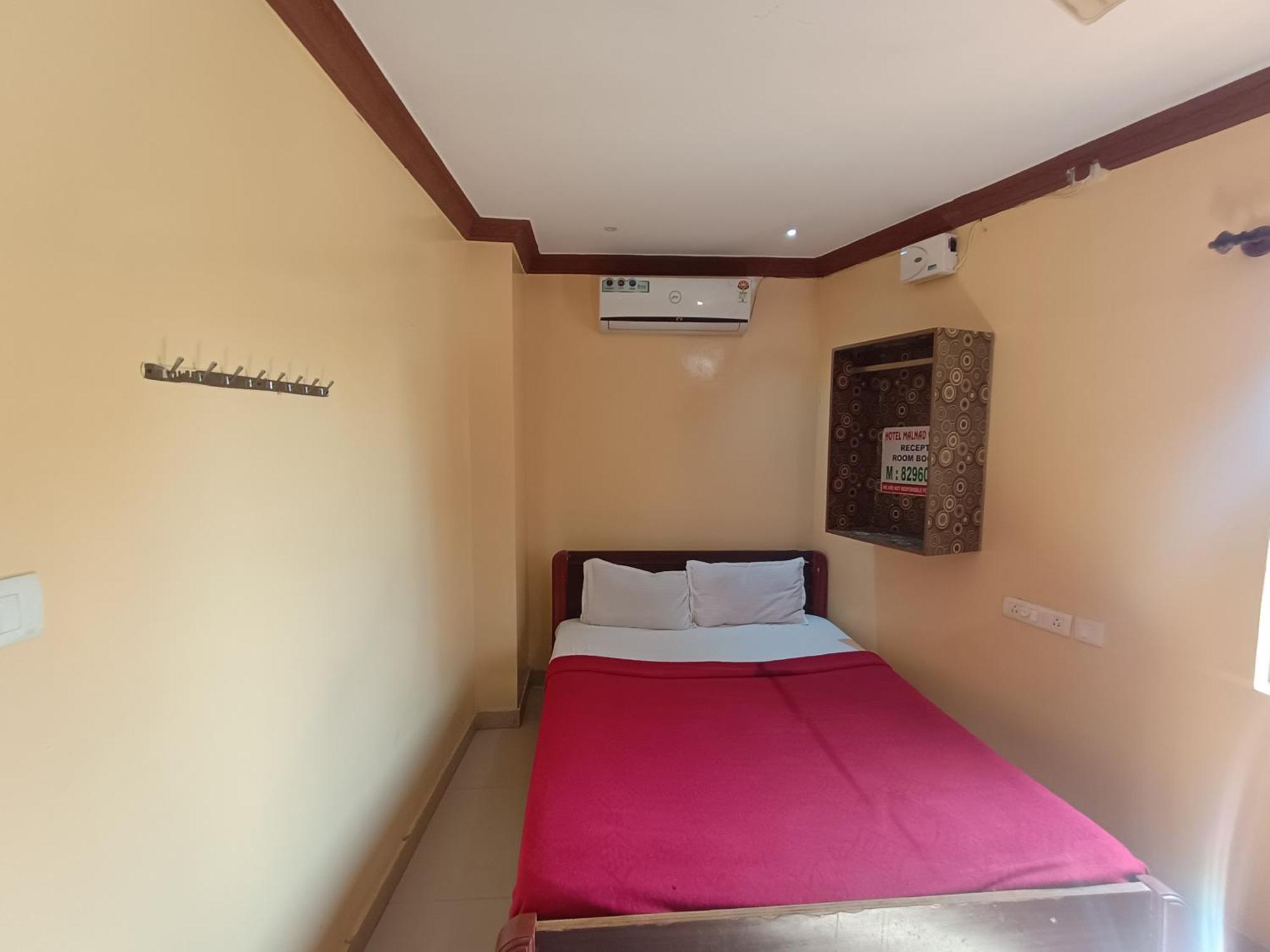 Hotel Malnad Grand Inn Kumbalgod Buitenkant foto