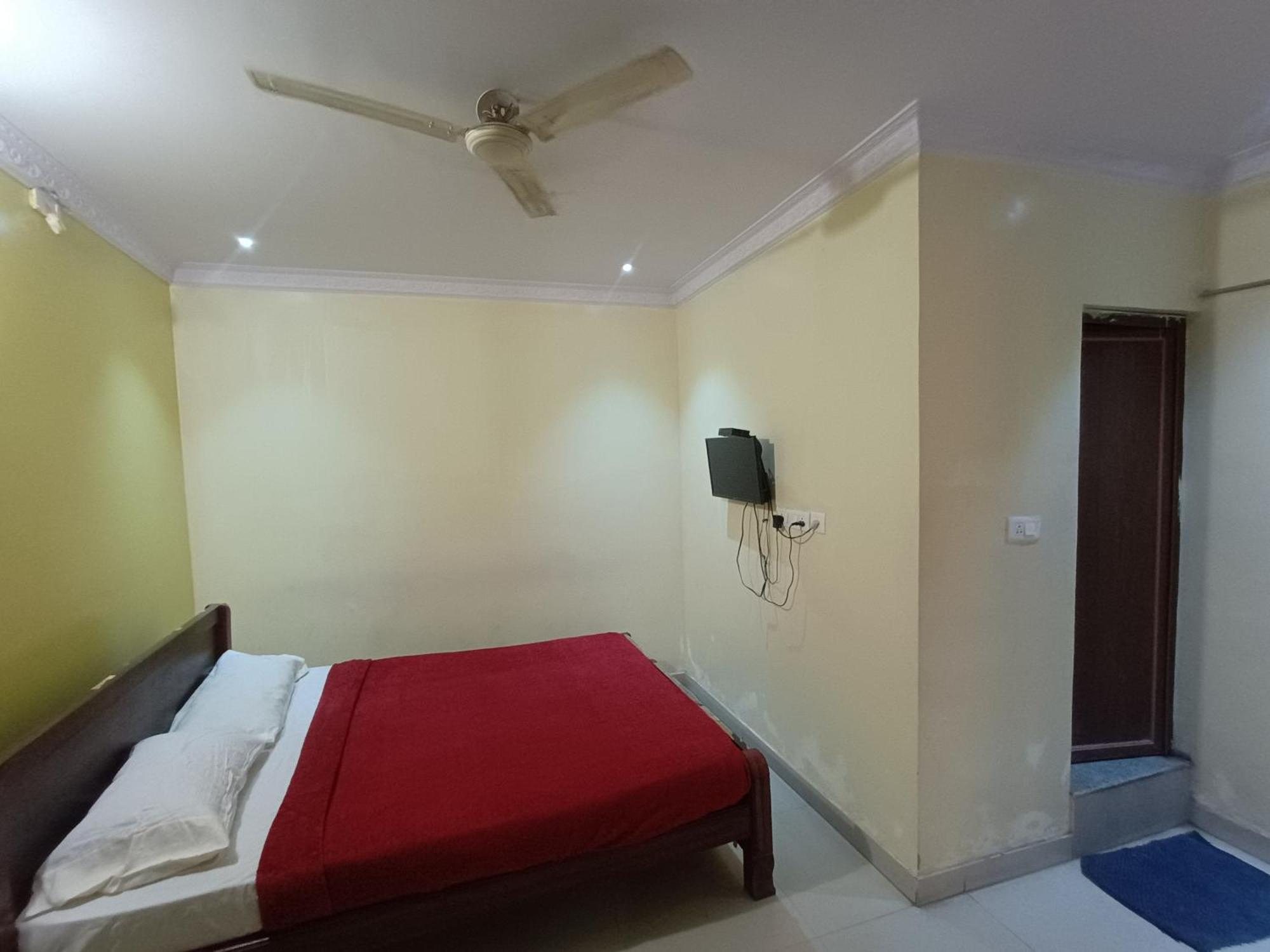 Hotel Malnad Grand Inn Kumbalgod Buitenkant foto