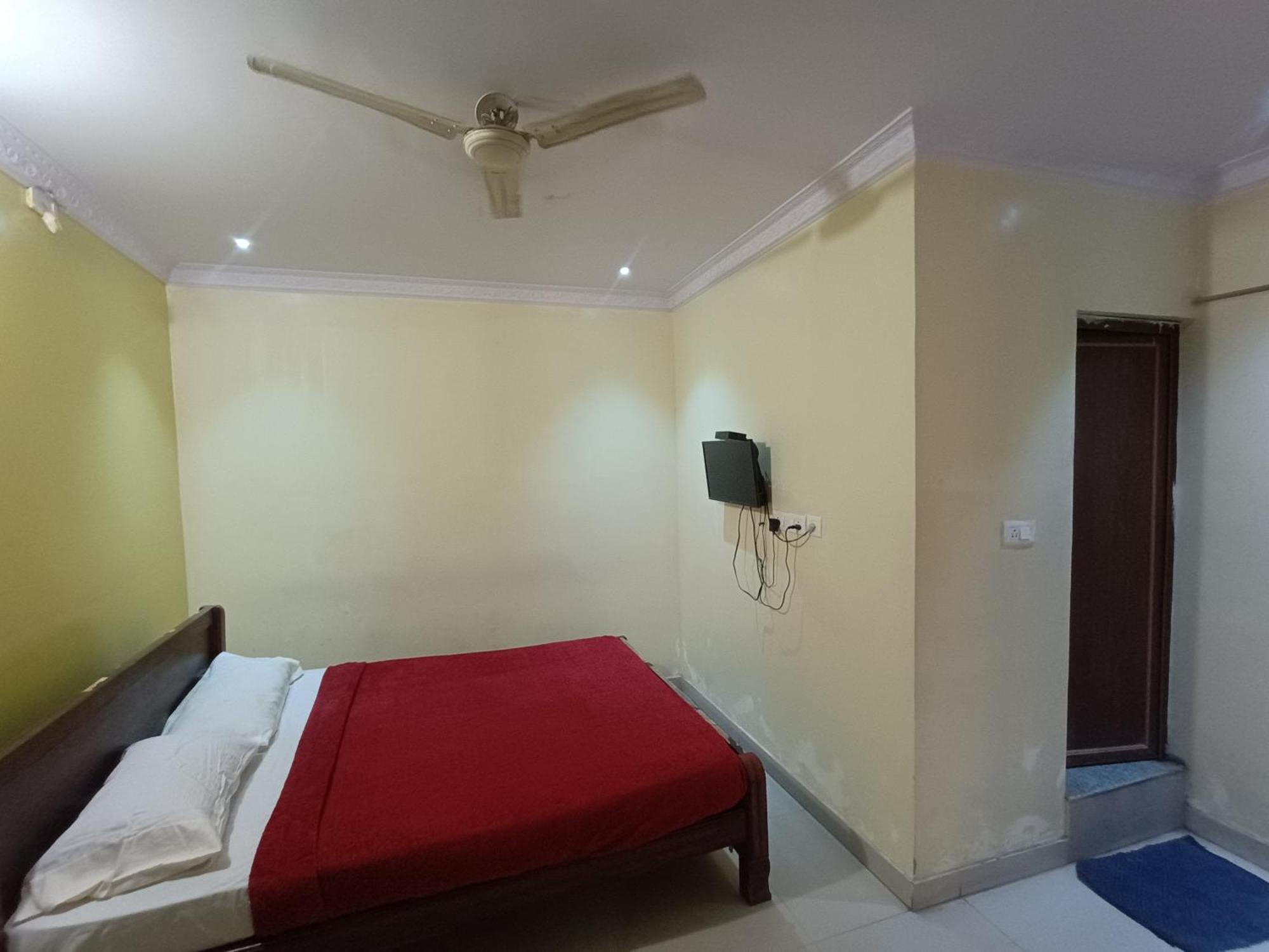 Hotel Malnad Grand Inn Kumbalgod Buitenkant foto