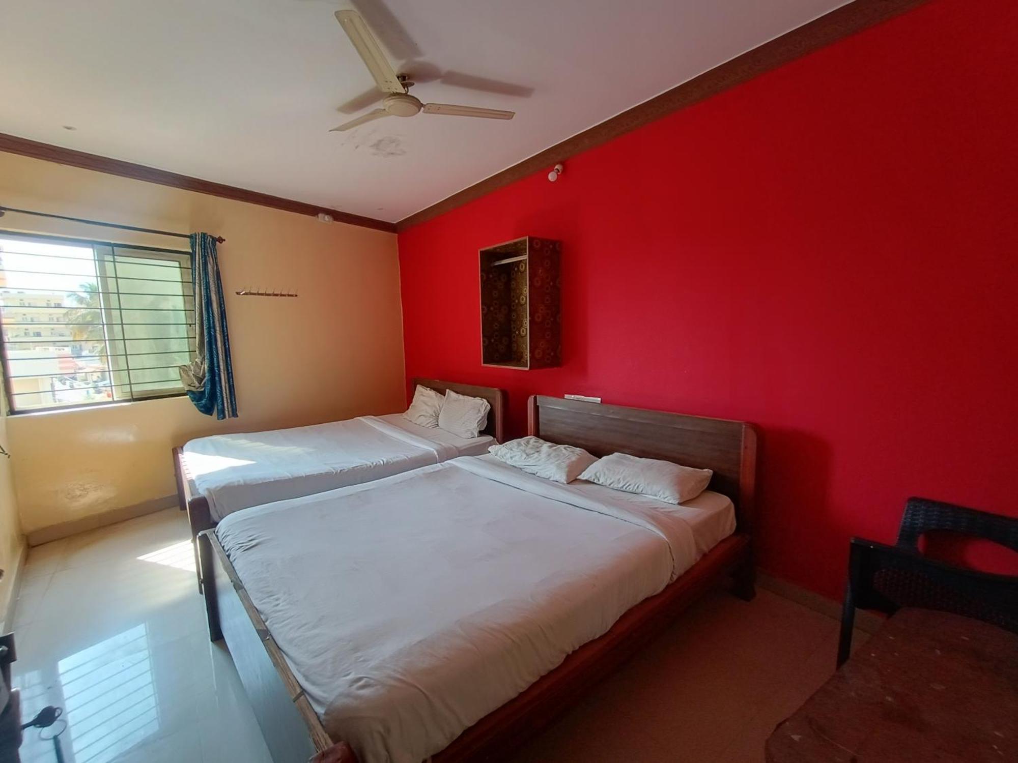 Hotel Malnad Grand Inn Kumbalgod Buitenkant foto