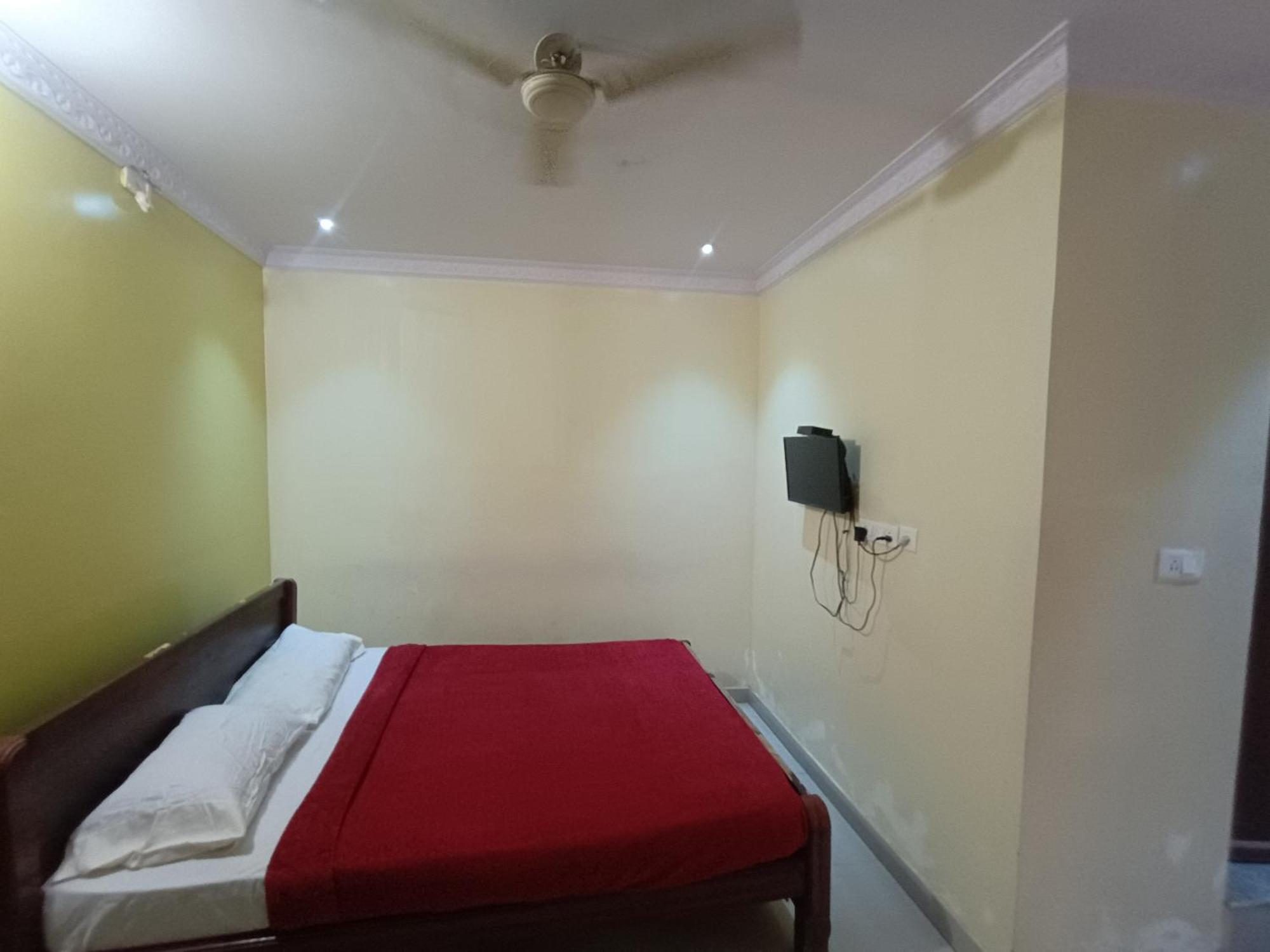 Hotel Malnad Grand Inn Kumbalgod Buitenkant foto
