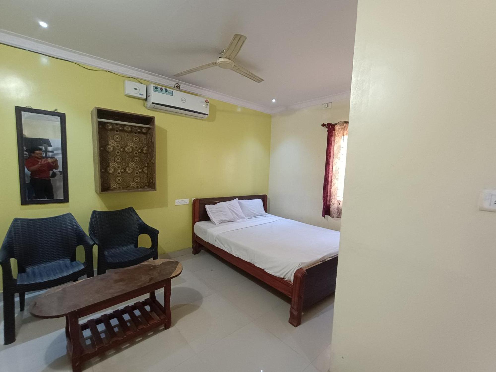 Hotel Malnad Grand Inn Kumbalgod Buitenkant foto
