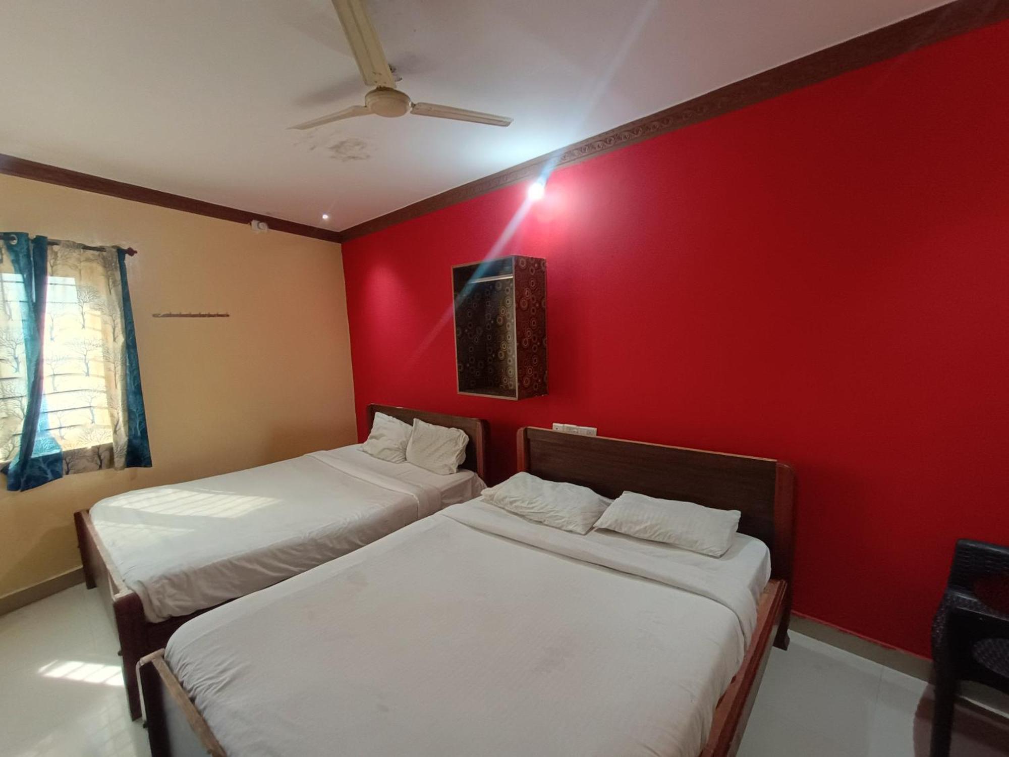 Hotel Malnad Grand Inn Kumbalgod Buitenkant foto
