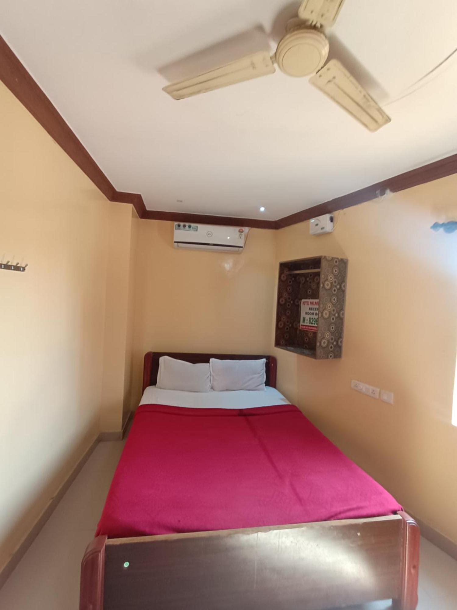Hotel Malnad Grand Inn Kumbalgod Buitenkant foto