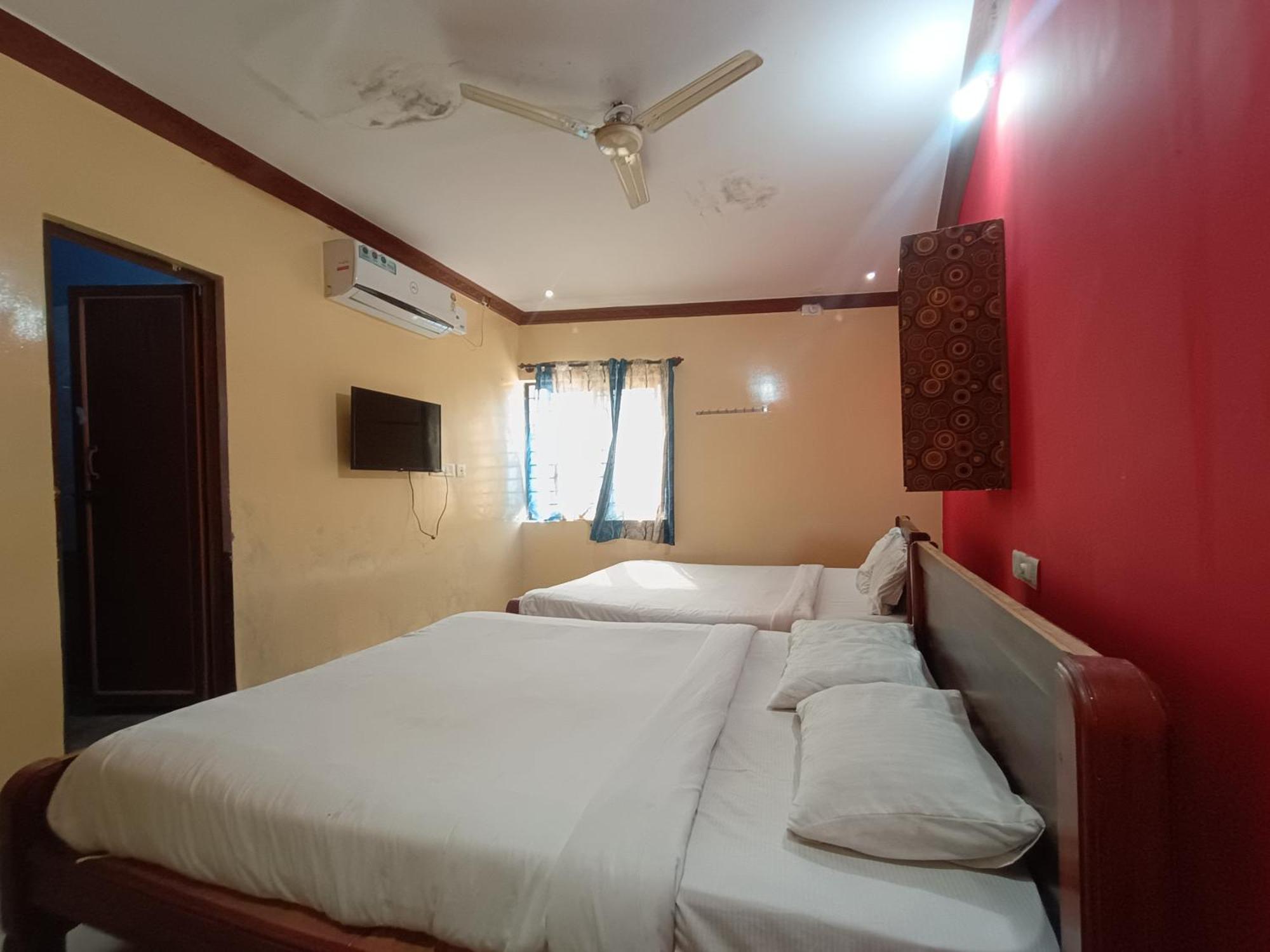 Hotel Malnad Grand Inn Kumbalgod Buitenkant foto